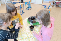 Brezen-ve-skolni-druzine-1