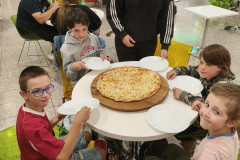 Společný pizza oběd.