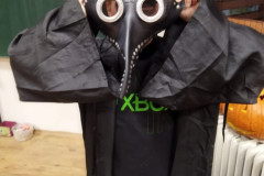 Chlapec v halloweenském kostýmu.